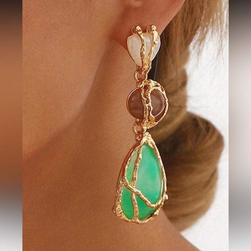 Elegant Gold and Green Drop Earrings